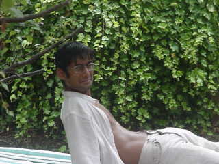 Hi guys!! It's me Paul!! Do you want to write to me or Manu? Click on our name!!
